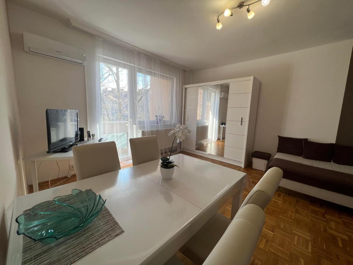 Centrum Szeged Apartman Bagian luar foto